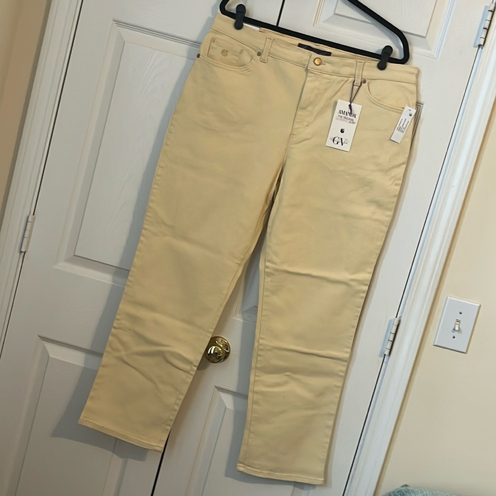 NWT Gloria Vanderbilt Almond Cream Amanda Denim Slimming Jeans Size 16S